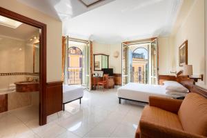 Quadruple Room room in Hotel Hiberia