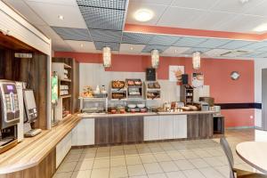 Hotels Ace Hotel Montlucon : photos des chambres