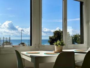 Apartamento en primera linea con vistas al mar - VistaMar Blanes