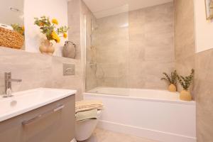 Apartment 41 with Free Secure Parking