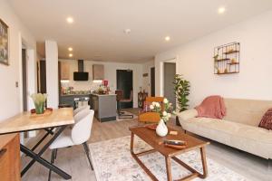 Apartment 41 with Free Secure Parking
