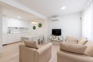 Whitey House in Triana