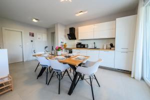 Luxury apartment Perla in Villa with heated pool