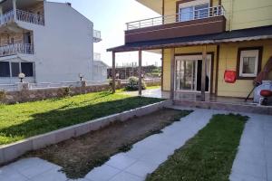 Ayvalık Altınova Denize Sıfır Tripleks Yazlıık Villa
