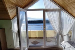 Ayvalık Altınova Denize Sıfır Tripleks Yazlıık Villa