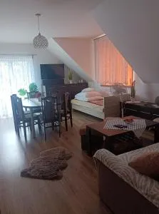 DomWakacyjny"Gajówka"z ogrodem, do stoku narciarskiego 2km - Kocoń