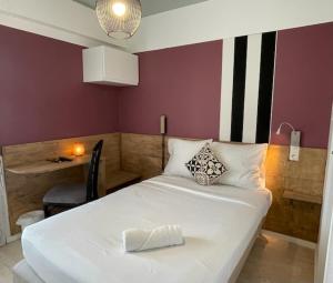Hotels Logis Les Cols Verts : photos des chambres