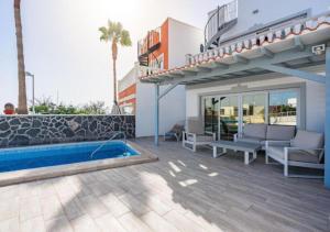 Tranquil 2BR :Private Pool & Ocean Views