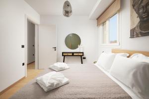 Niki Seaview With Cozy Garden