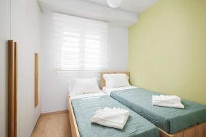 Niki Seaview With Cozy Garden