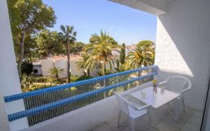 Las Fuentes Beach Studio - Piscina y jardín - ALBERT VILLAS