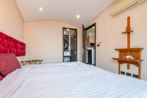 Lsq Venetian Condo 1 bedroom luxury with pool & gym access