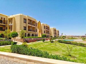 SS1088 Golf heights 2 bedroom sea view apartment