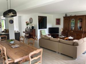 Maisons de vacances Ty Sklaer, a 200 m de la mer : Maison 4 Chambres