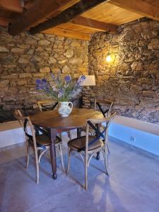 Maisons de vacances A Casuccia - Maison traditionnelle Corse avec piscine privee : photos des chambres