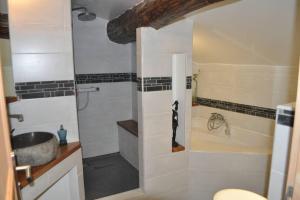 Appartements Atypic 3 bedrooms triplex with terrace, 5km from Nice : photos des chambres