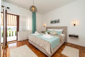 Tinel Apartment Sukosan