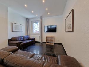 Tolstov House - Stadthaus - 10 Schlafzimmer - 3hvězdičkové hotely ve městě Viersen