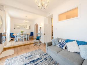 2 Bed in Tenby FB205
