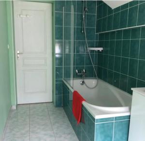 Cozy nest close to the sea