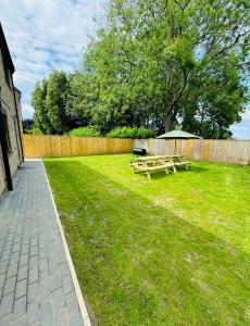 5-Bedroom Cottage, New Waltham, Grimsby