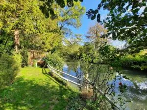 French Cottage privé calme en bord de rivière - Pommeuse