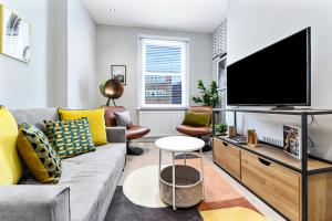 Modern London Apartment Close To Tube Station