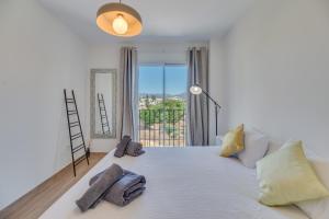 Marbella Beach San Pedro