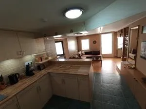 Pelso Holiday Apartments Bambusz - 陶马希