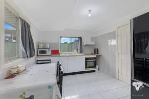 KozyGuru Fairfield East Unique 2Bed House - Fairfield