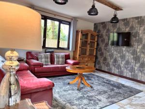 Primrose 15-Kaowood-Hot Tub-Pet friendly-Tenby