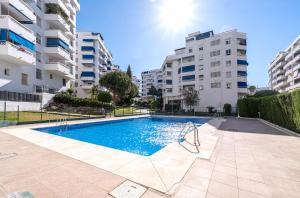 Marbella Sleeps 8 Aircon Secure underground parking Free Netflix Fast internet