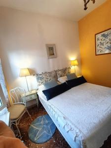 Delizioso indipendente fronte mare con giardino