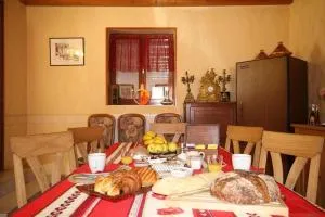 Chez Marie-Anne - 提勒河畔伊