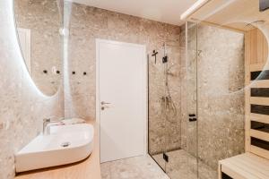 Apartment Hajdi with Sauna & Garage