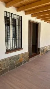 Casa de huéspedes Arroyo Bujías - 3 habitaciones con baño privado individual - 皮萨拉