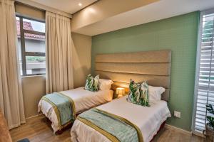 Luxury 3 Bed Villa in Setai Beach Estate