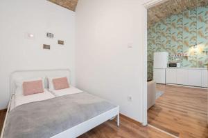 24H Self Check-In Apartment City Center near Opera