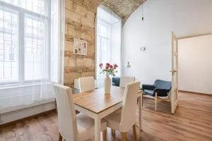 24H Self Check-In Apartment City Center near Opera