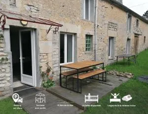 Maison renovee en pierres séjour spacieux avec jardin et terrasse aménagée près Omaha beach & Bayeux à 5mn de la mer tous commerces - Commes Maison renovee en pierres séjour spacieux avec jardin et terrasse aménagée près Omaha beach & Bayeux à 5mn de la mer tous commerces - Commes