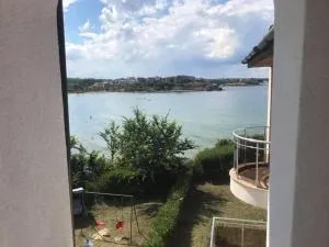 Къщи над плажа Анели - 瓦尔瓦拉