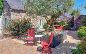 Maisons de vacances Lovely Home In Plerin With Wifi : photos des chambres