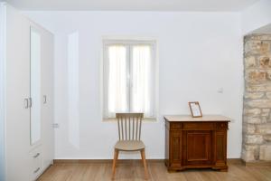 Captain theo apartment Annoula