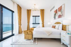 Getaway Deal 3BR with Outdoor Jacuzzi plus Scenic Views by Deluxe Holiday Homes