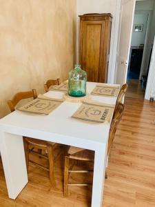 Appartements Maison de ville - cosy - centre ville - wifi -gare : photos des chambres