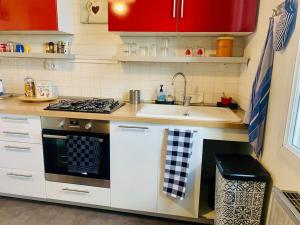 Appartements Maison de ville - cosy - centre ville - wifi -gare : photos des chambres