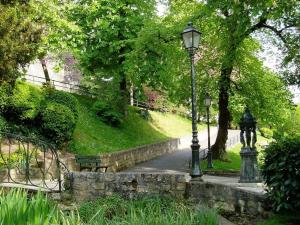 Appartements Maison de ville - cosy - centre ville - wifi -gare : photos des chambres