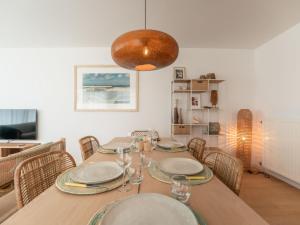 Apartment Helios by Interhome