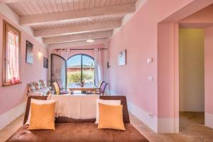 Chalet with common swimming-pool immersed in the Tuscan countryside