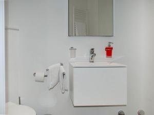 Apartment Lake-View cosy by Interhome